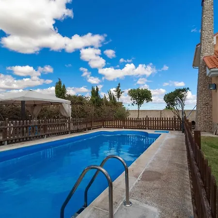 Сasa de vacaciones Finca Alonso Piscina En *